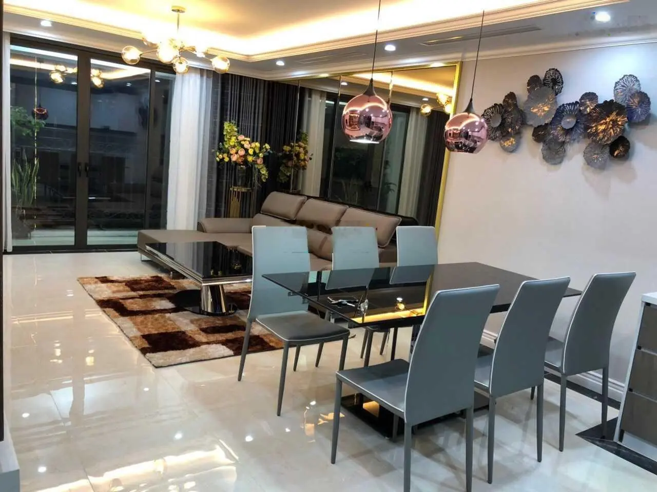Căn hộ 4 ngủ vip mặt Hồ Tây 234m2, D. Le Roi Soleil 59 Xuân Diệu, giá 28,6 tỷ