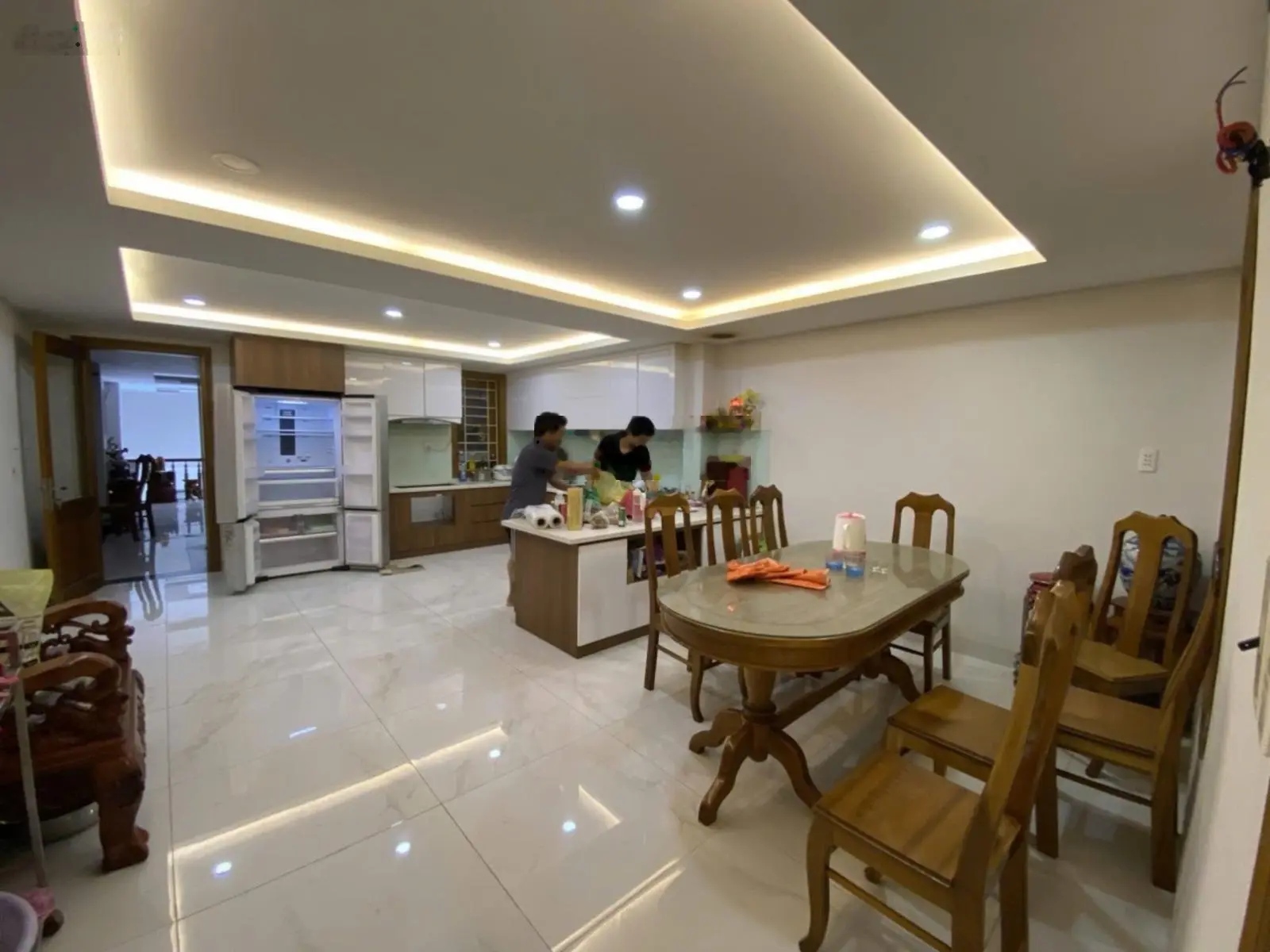 Nhà 4 tầng gần biển. Đường rộng 20m