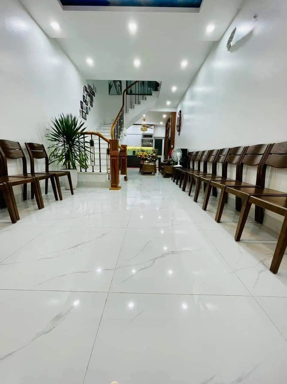 Bán Gấp nhà lưu Hữu phước 66m2 x 4 tầng mặt tiền 4,2m nhà dân xây xung quanh ngập tràn tiện ích