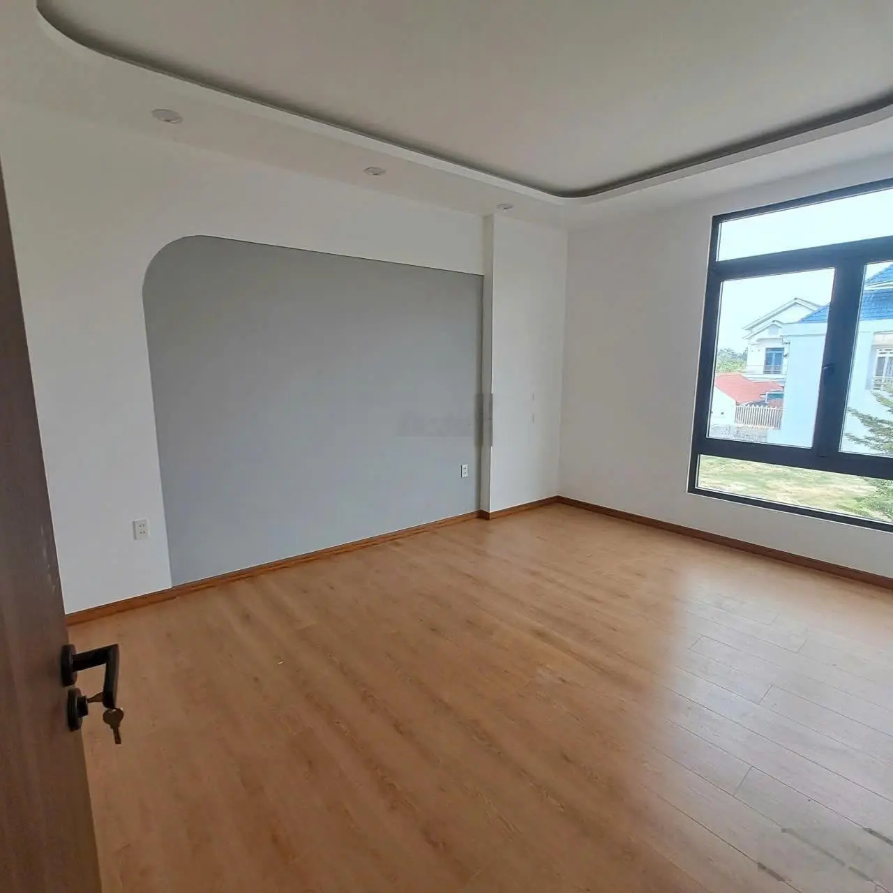 Ngộp tiền vay ngân hàng tôi bán nhà 136m2 ngang 8m đường Nguyễn Thị Lắng xã Tân Phú Trung giá 2tỷ