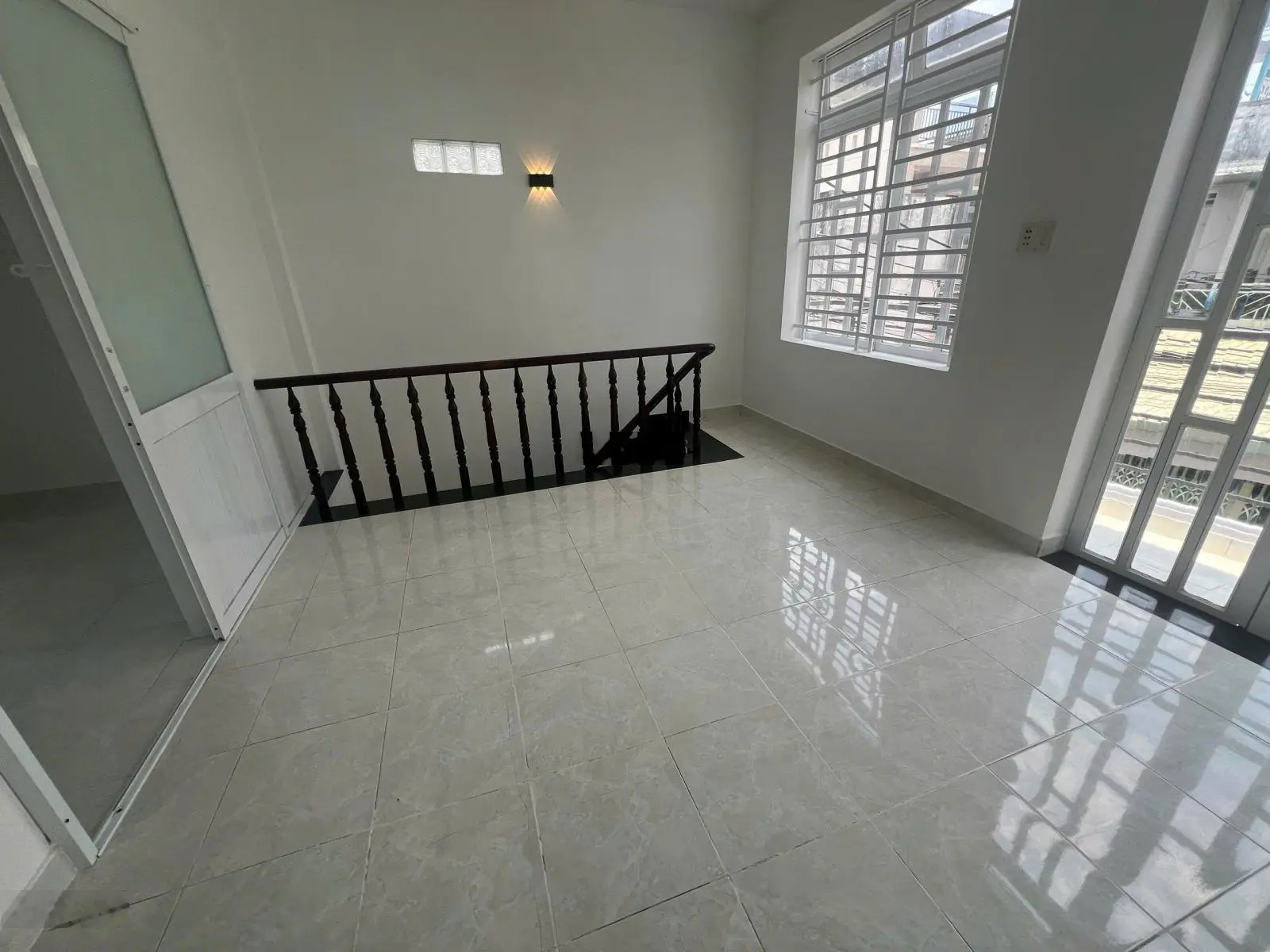 Nhà mặt tiền đường 198 Đỗ Xuân Hợp, Phước Long A, Quận 9, DTCN 40m2/3.9 tỷ thương lượng