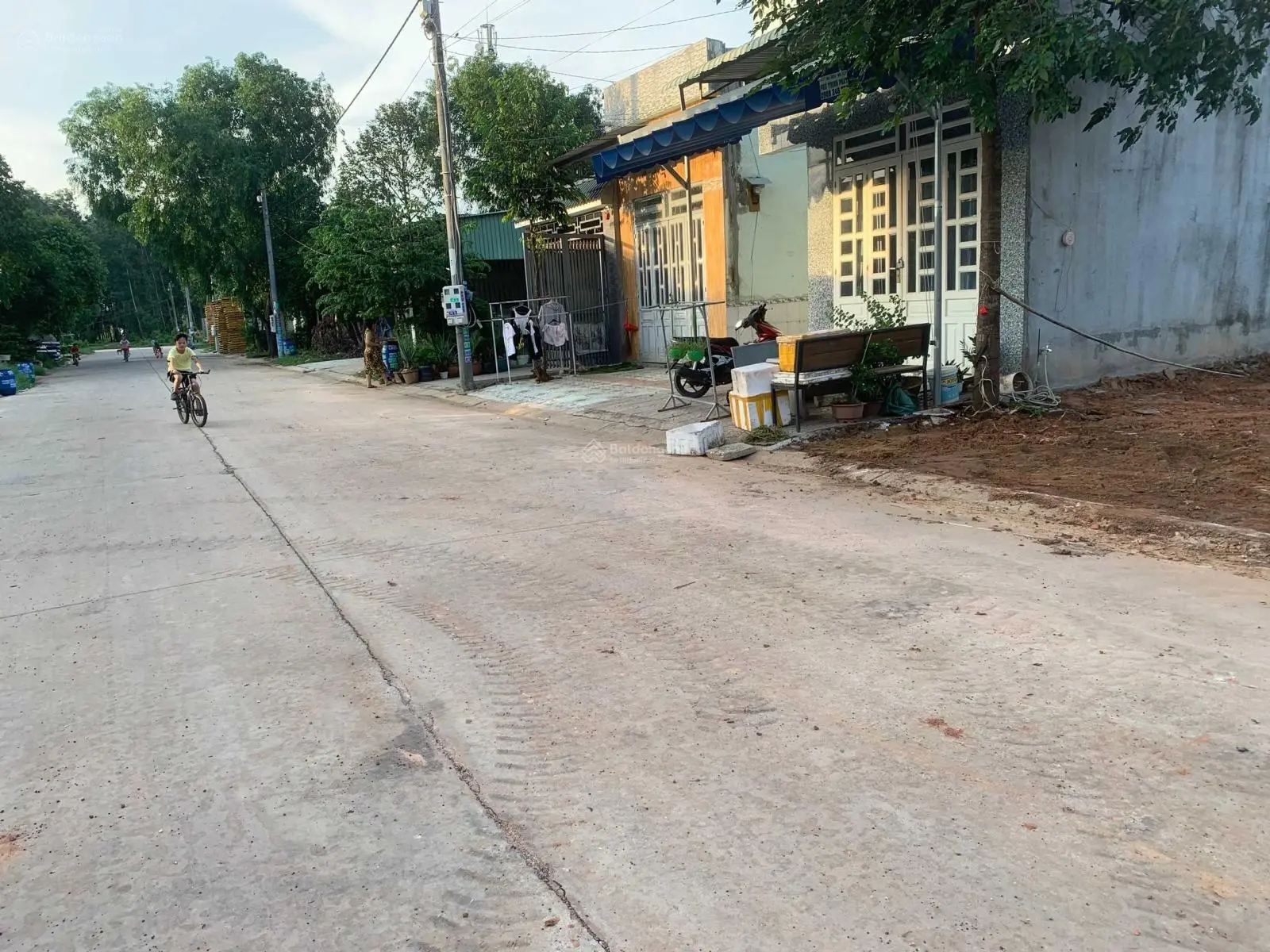 Tôi chính chủ cần bán lô đất 150m2 sát đường nhựa, dân cư đông đúc