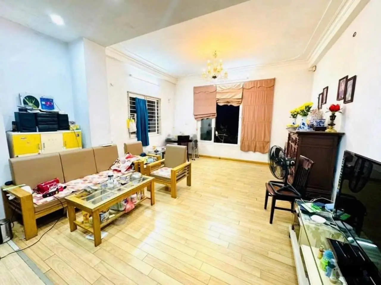 Bán nhà Văn Cao, cực đẹp, ngõ nông và thông, diện tích 35,5m2. MT 6,15m siêu đẹp