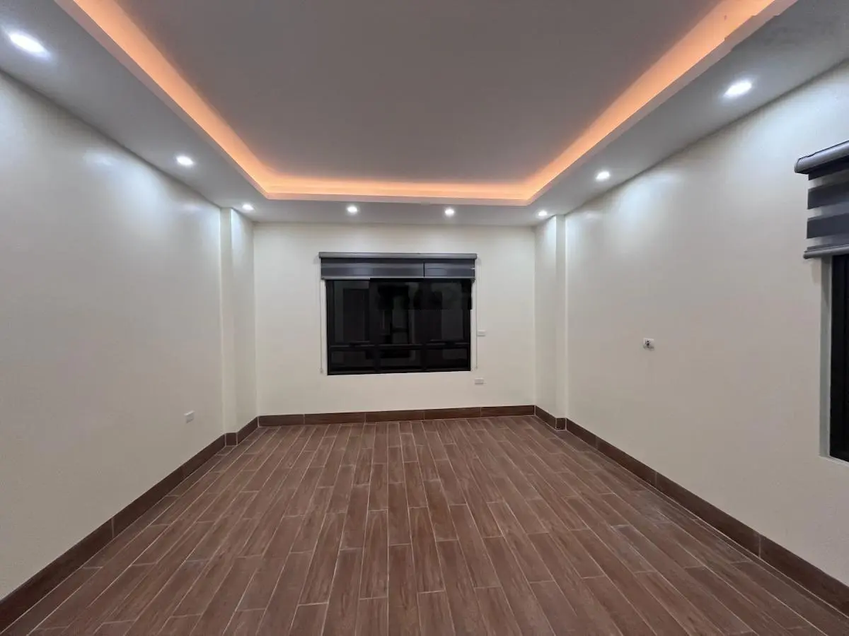 Chủ bán gấp nhà siêu hiếm Cầu Giấy 44m2 x 6 tầng thang máy cực víp xung quanh ngập tràn tiện ích