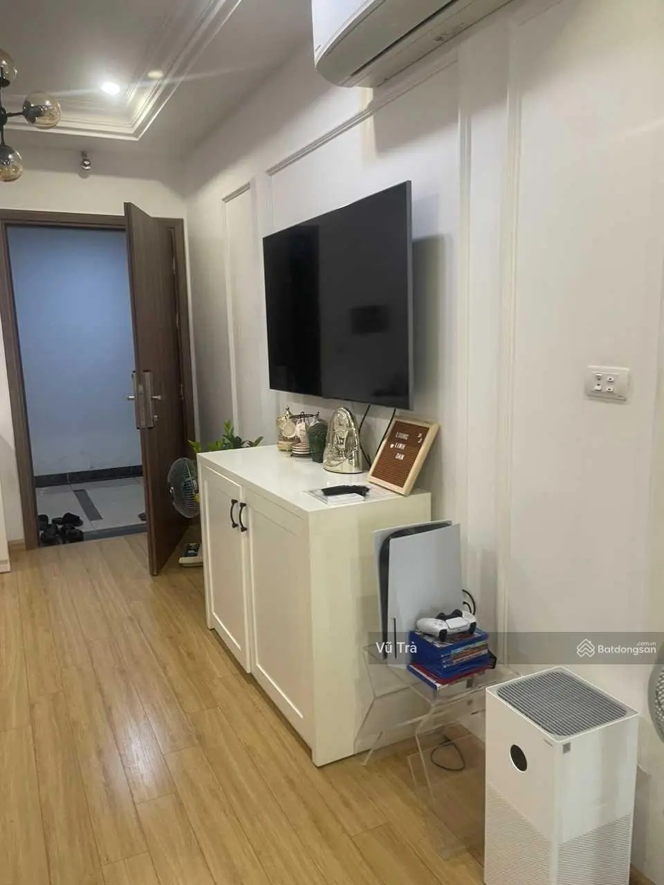 Bán căn hộ 2 ngủ đồ cơ bản cửa Nam giá 4 tỷ ở 176 Định Công Sky Central Hoàng Mai, Hà Nội