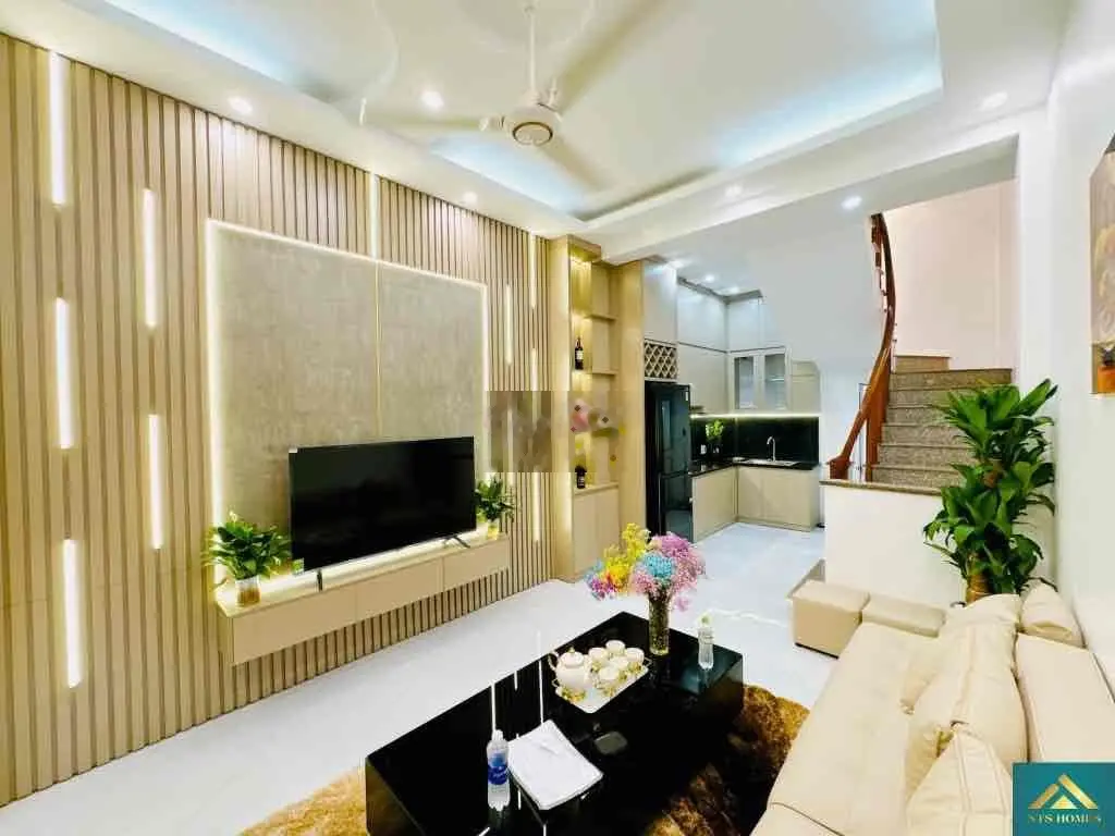 Trần Bình , 5 tầng , dân xây , lô góc 3 thoáng , sổ nở hậu , chào 6,6