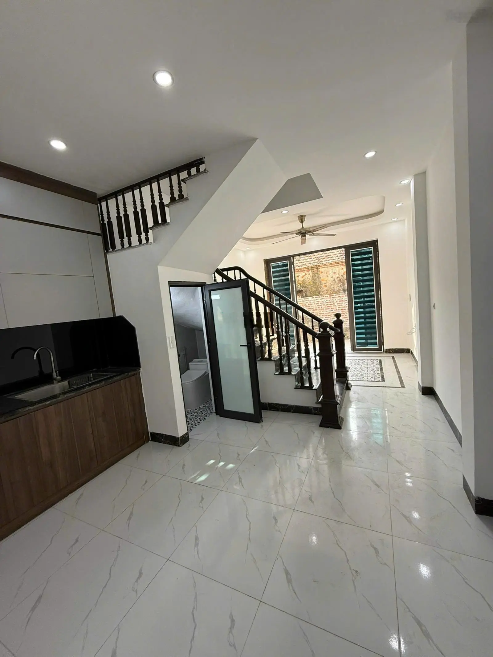 Chỉ 2,2tỷ có nhà 4T*35m2 ngõ rộng ôtô đỗ cổng. Cách trung tâm Hà Đông chỉ 4km gần hồ chợ trường học
