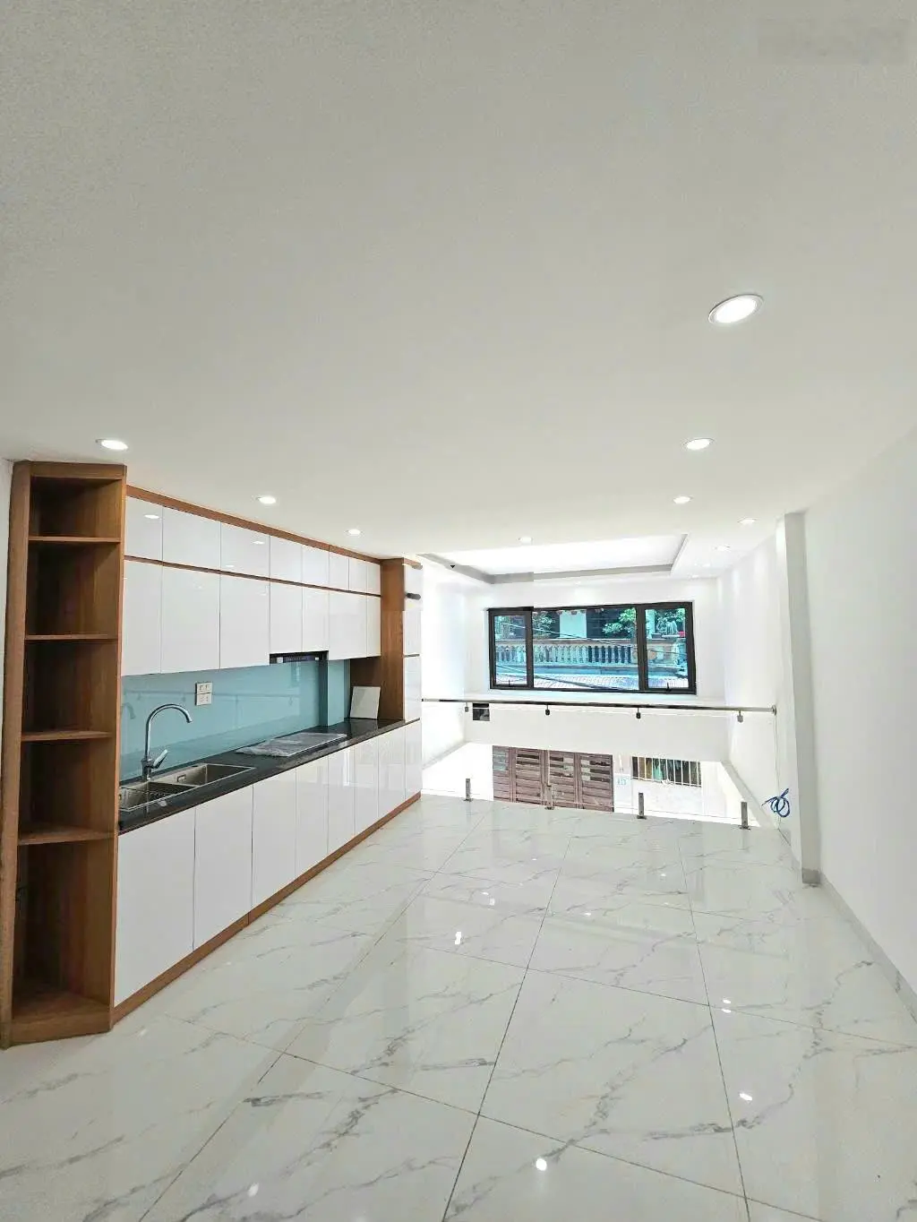 Bán nhà 50m x 6 tầng, lô góc 2 mặt thoáng, thang máy cao cấp, ô tô vào nhà phố Kẻ Tạnh, giá 9.45 tỷ