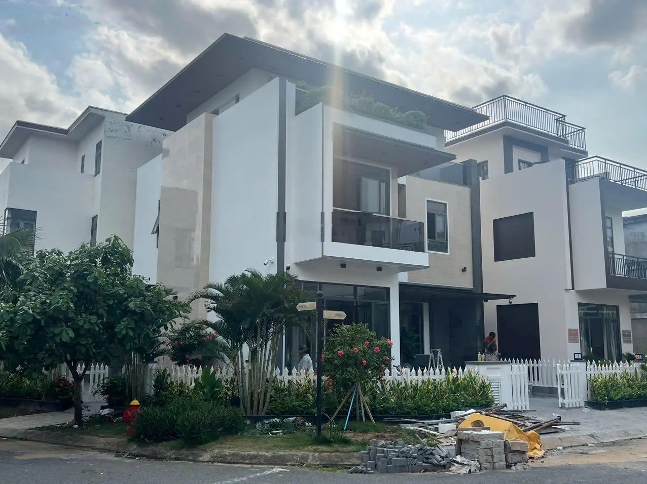 Biệt thự đơn lập view công viên. TT 880 triệu nhận nhà còn lại góp 2 năm không lãi