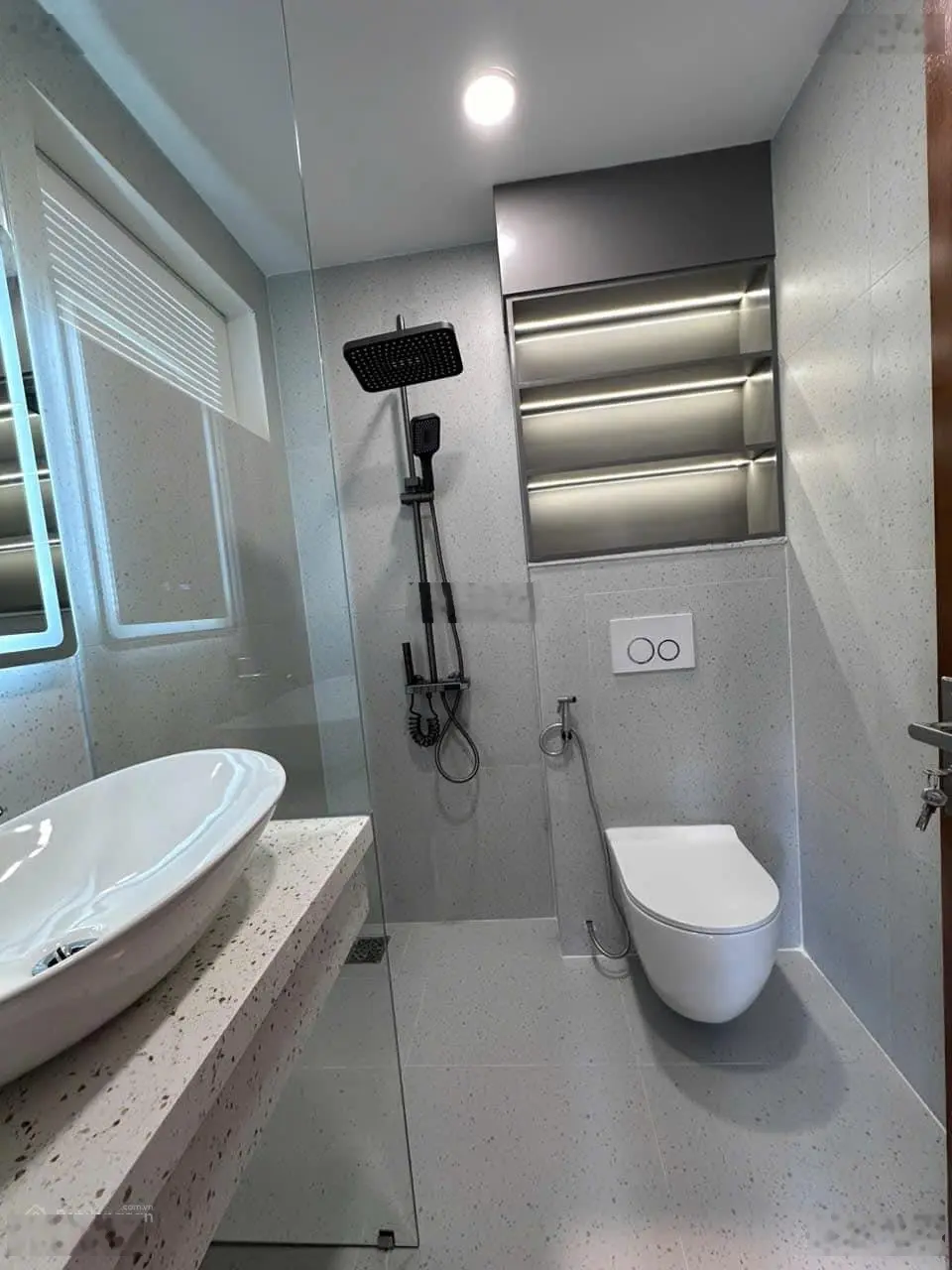 Bán gấp giá 3tỷ090 sổ sẵn cầm tay, nhà Phan Thúc Duyện, P4, Tân Bình 1T2L 63m2(4,5*14) cạnh sân bay