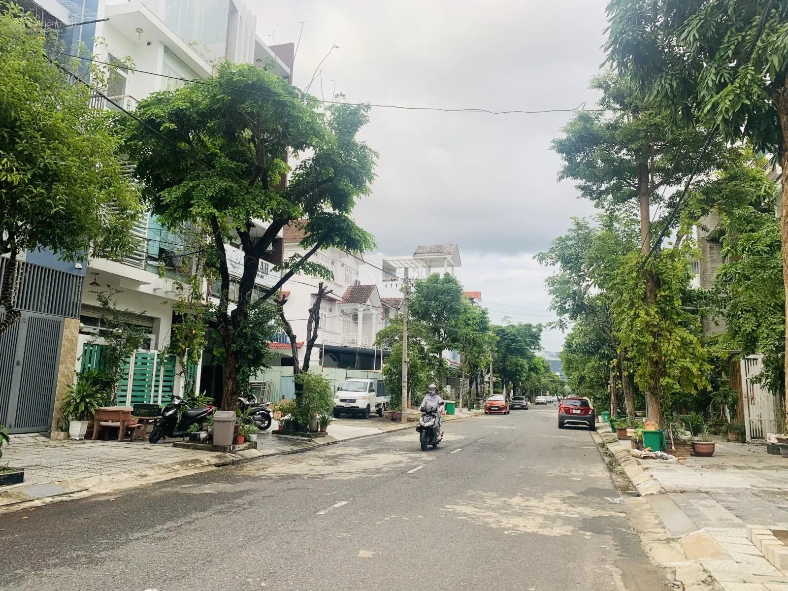 Bán nhà 3 tầng mặt tiền đường Đỗ Huy Uyển ngay Vincom Cầu Sông Hàn giá rẻ