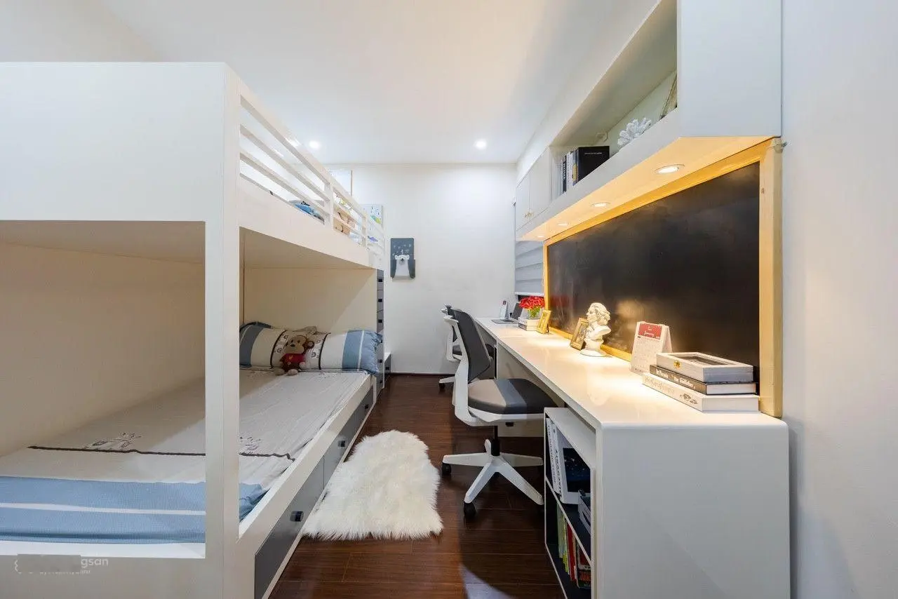Tôi chính chủ bán gấp căn 78m2 cc roman plaza, 2pn full nội thất. giá bán 4,9 tỷ lh 0865 626 ***