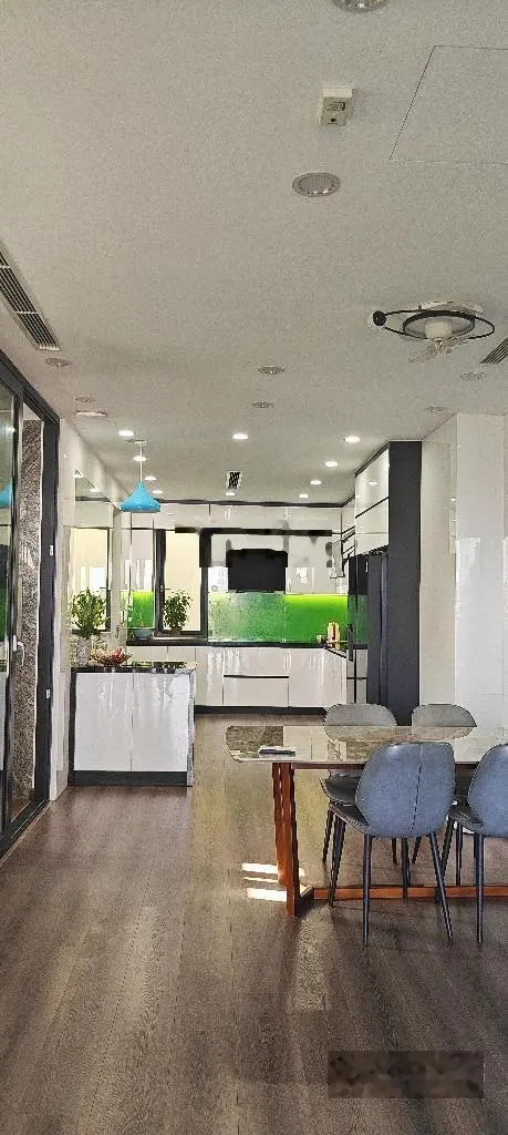 Chính chủ bán căn liền kề khu đấu giá việt hưng, vũ đức thận khu dân trí cao, văn minh