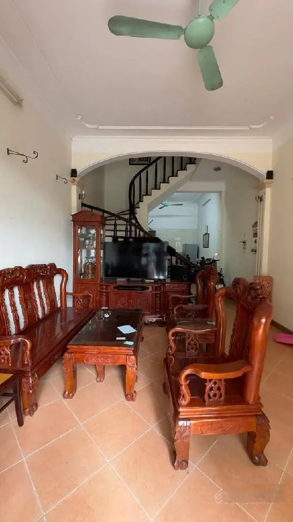 Chính chủ cần bán gấp nhà Ngọc Lâm, Ngọc Thụy, nhà 4 tầng, DT 55m2, MT 4.4m, ô tô tránh