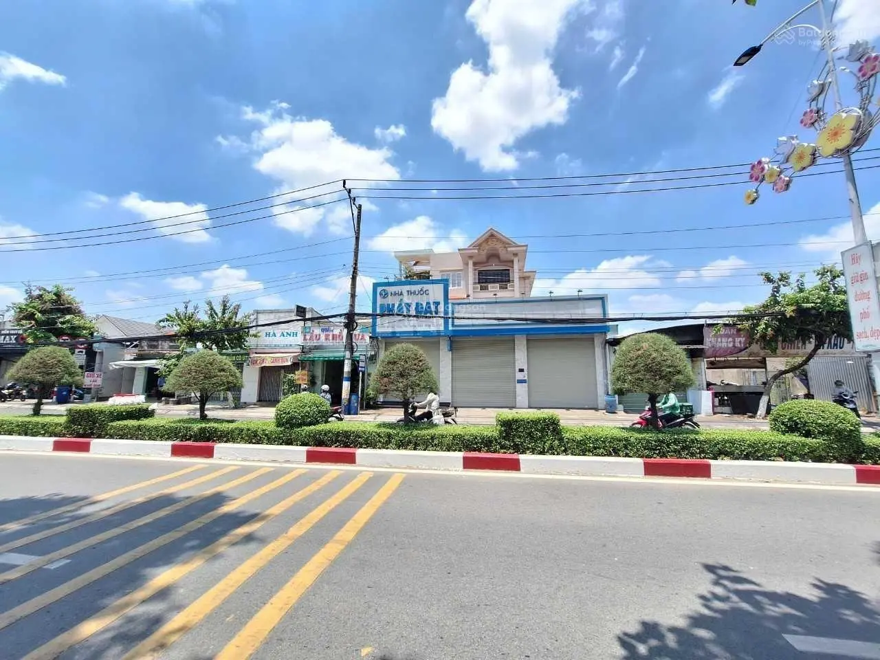 Đất biệt thự mặt tiền gần chợ Lái Thiêu 300m, P. Lái Thiêu, Tp. Thuận An