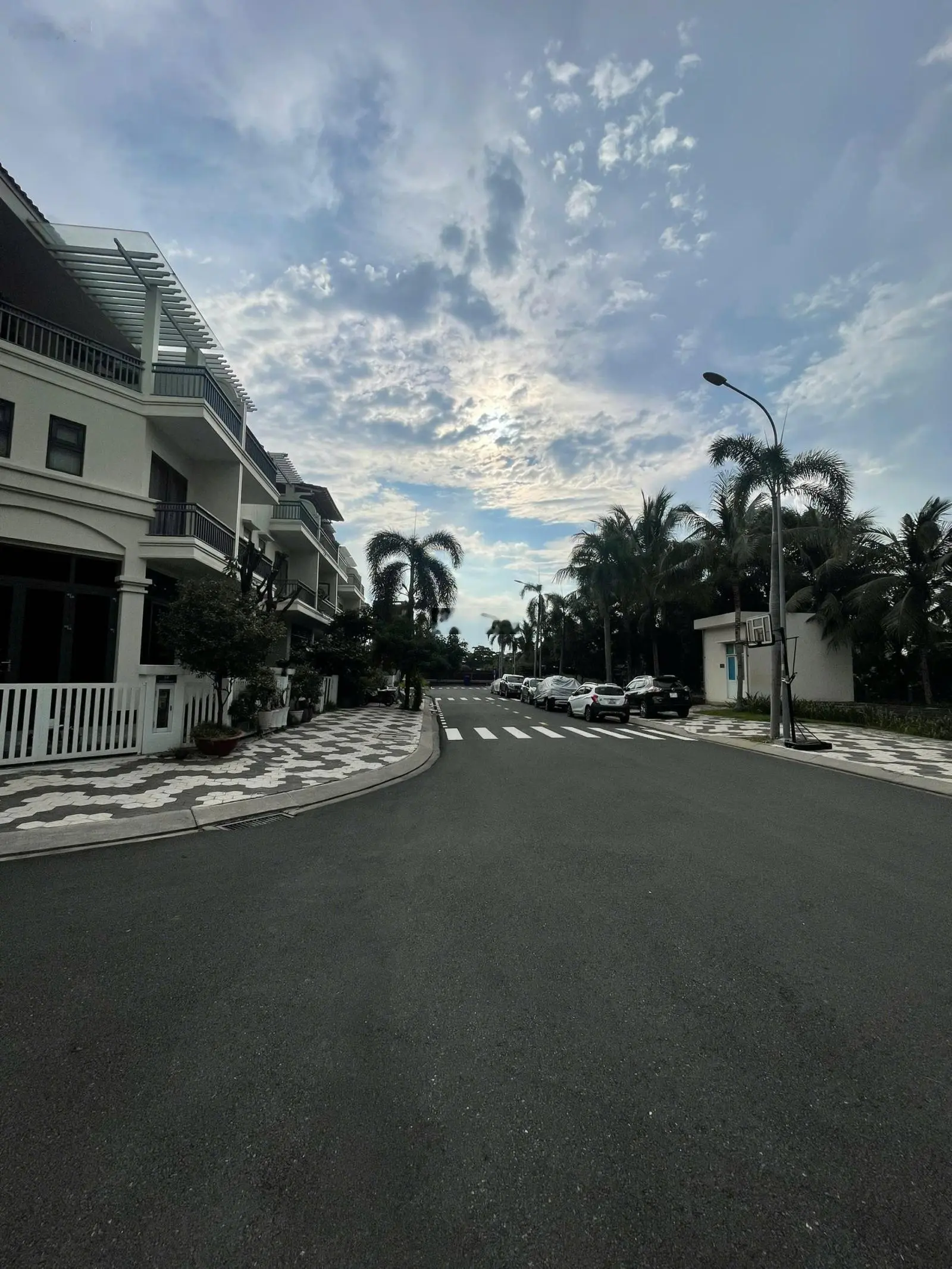 CẦN BÁN BIỆT THỰ SENTURIA 150M CĂN GÓC 2 MẶT VIEW CÔNG VIÊN CHÍNH CHỦ