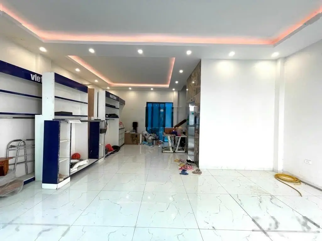 Cần bán liền kề Kiến Hưng Luxury giá 18,5 tỷ VND, 70m2, 4 phòng ngủ