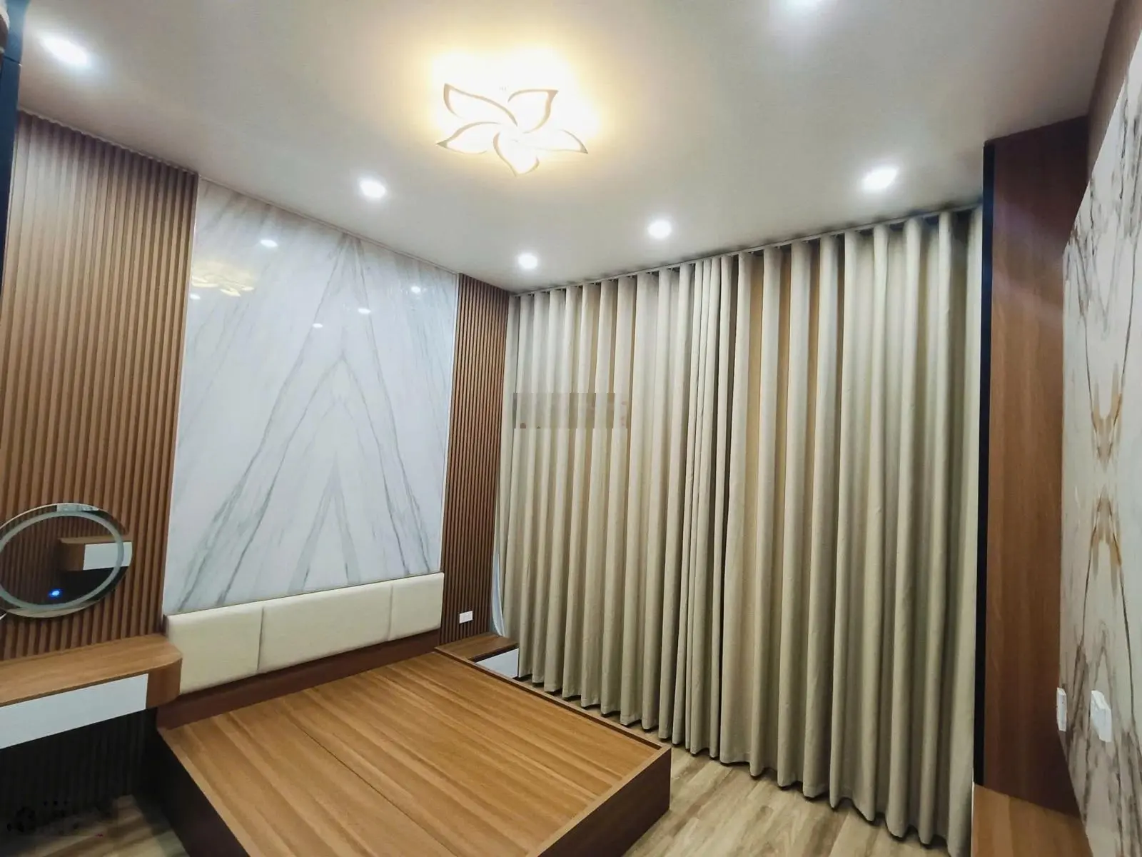 Đẳng cấp! Nguyễn Phúc Lai - Phân lô - Ô tô - 43m2 - 4 tầng - 15.5 tỷ