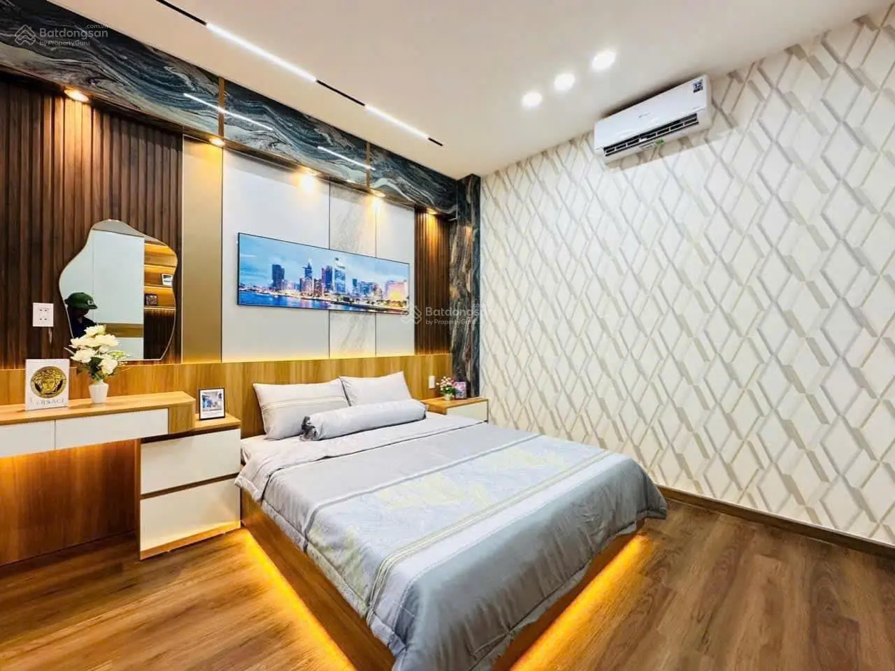 Định Cư Mĩ Bán Gấp Căn Nhà Đường HXH Võ Duy Ninh, Giá 3,590 Tỷ, 62,3m2, Nhà Đang Cho Thuê 15Tr.