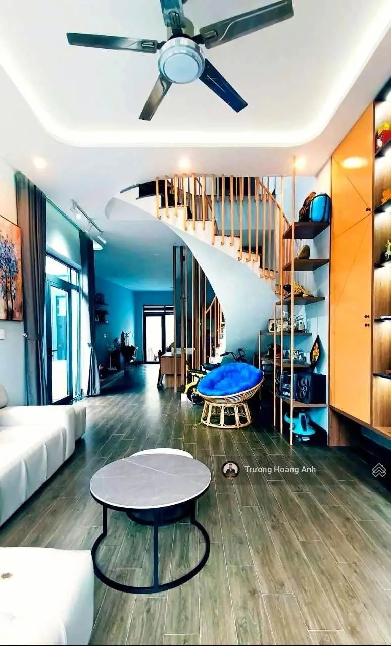 Bán nhà xây kiểu hiện đại đường Lê Văn Hiến. Có hồ bơi, ngang 8.5m. Kiệt ô tô, gần chợ Khuê Mỹ