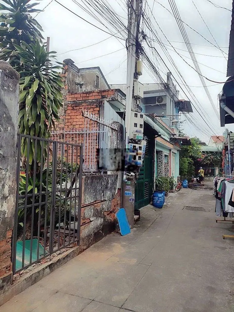 Nhà cũ ngay chợ Dĩ An 1 ngang 4,8m xây mới lại rất đẹp sổ riêng giá rẻ
