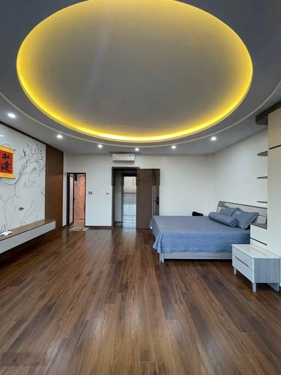 Siêu phẩm mặt phố nguyễn văn cừ, 50m, thang máy,vỉa hè rộng,kinhdoanh bất chấp