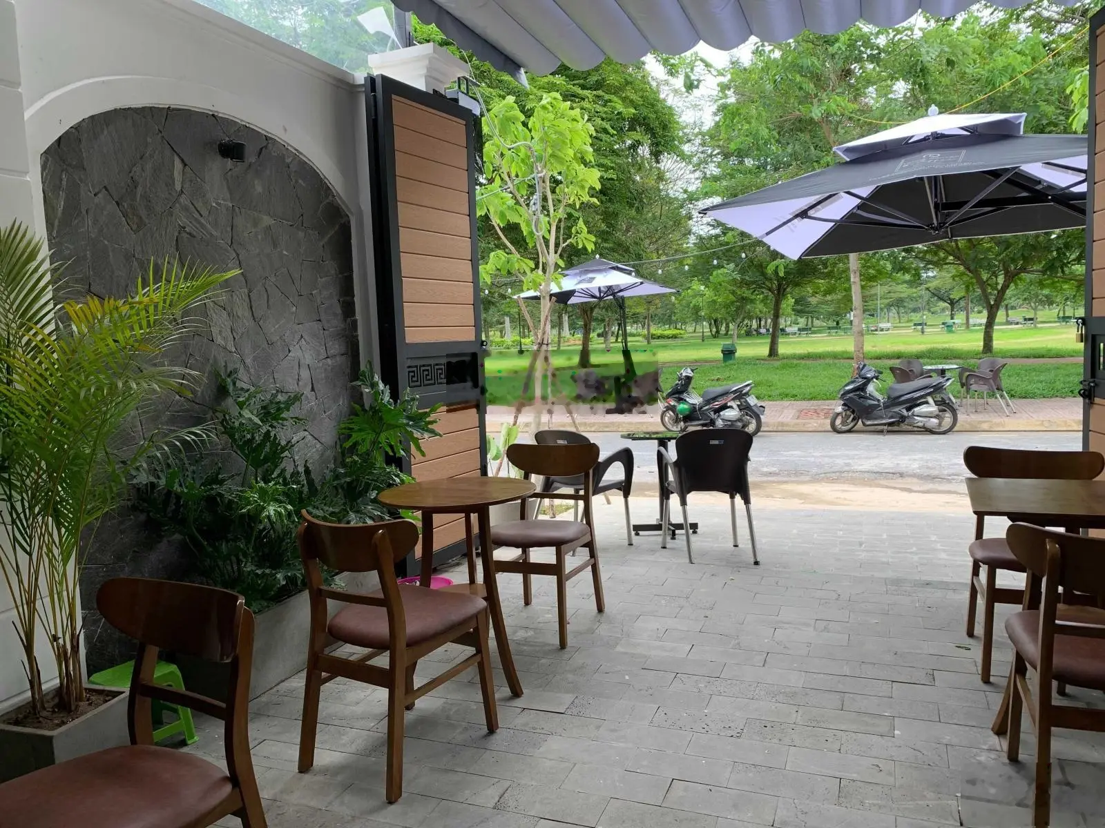 Cần bán căn nhà và quán cafe đối diện công viên thị trấn Trảng Bom
