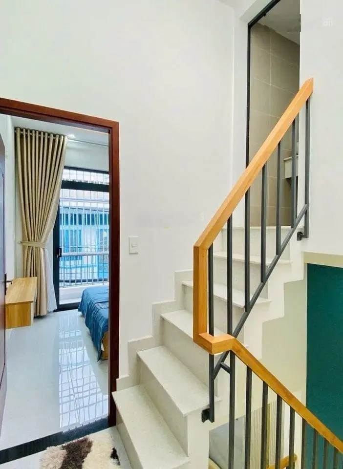 NHÀ NGỘP BÁN GẤP Tại Thích Quảng Đức PN - 35m2 - Giá 1 Tỷ 650. Sổ riêng, hợp đồng thuê nhà 9tr/th