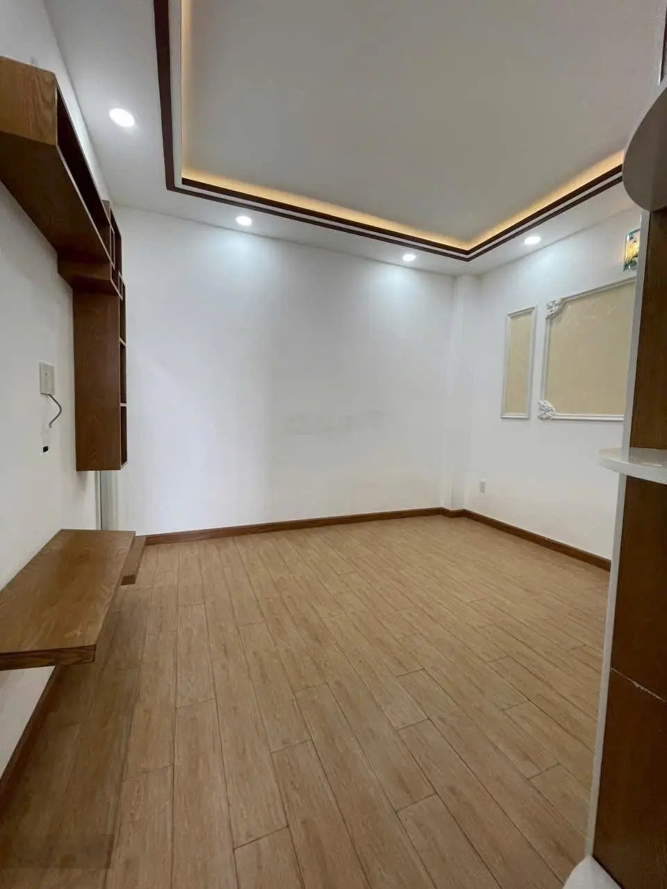 Vợ chồng tôi bán nhà Điện Biên Phủ-Q10, gần Vincom 3tháng2. Giá 3tỷ970/86,6m2 đang cho thuê 28triệu