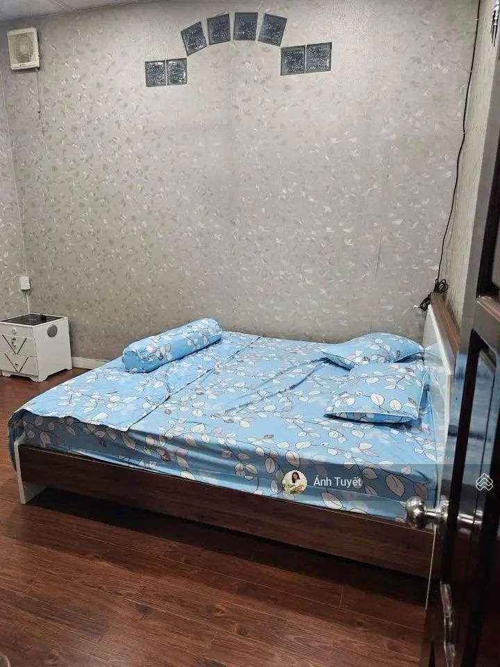Chủ ngộp bớt giá 400 triệu nhà 1 trệt, 3 lầu chợ Bình Chánh SHR