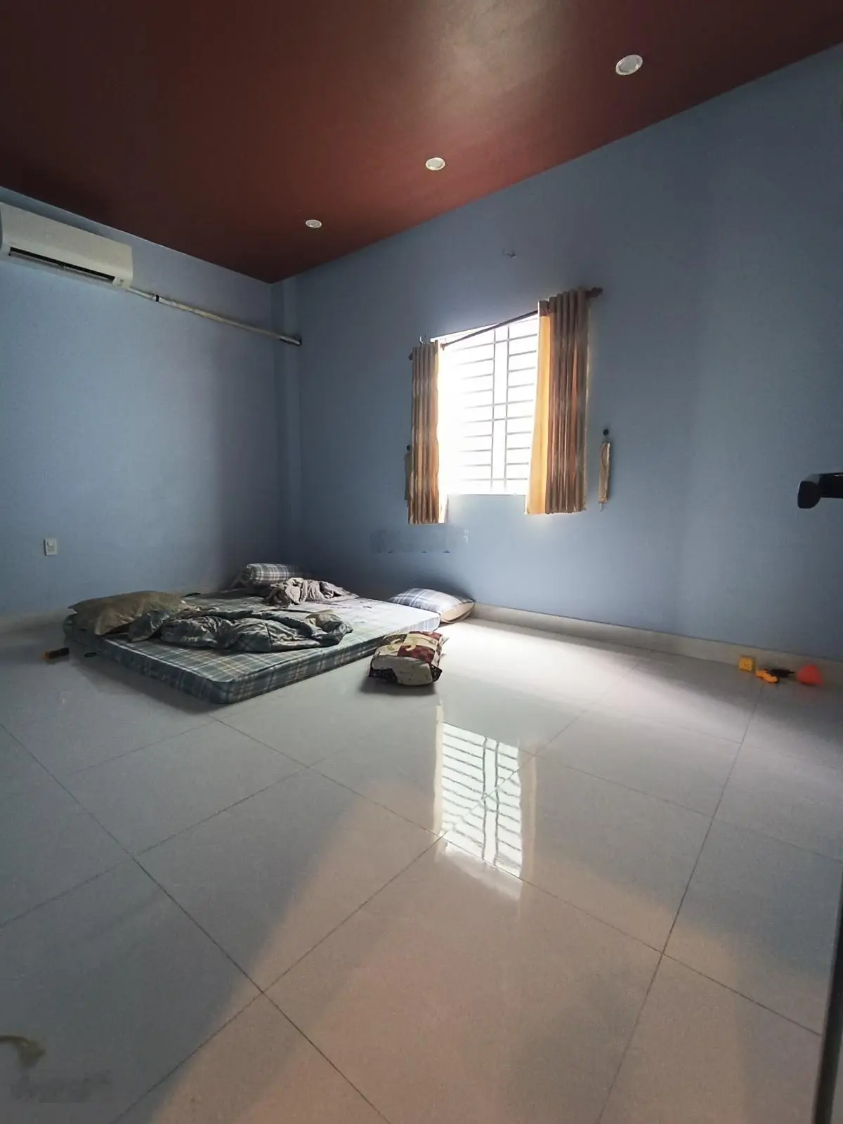 Gần bến xe, đường 7m5, 100m2, 3 mê, 3PN, tuyệt đẹp, trục kinh doanh tốt