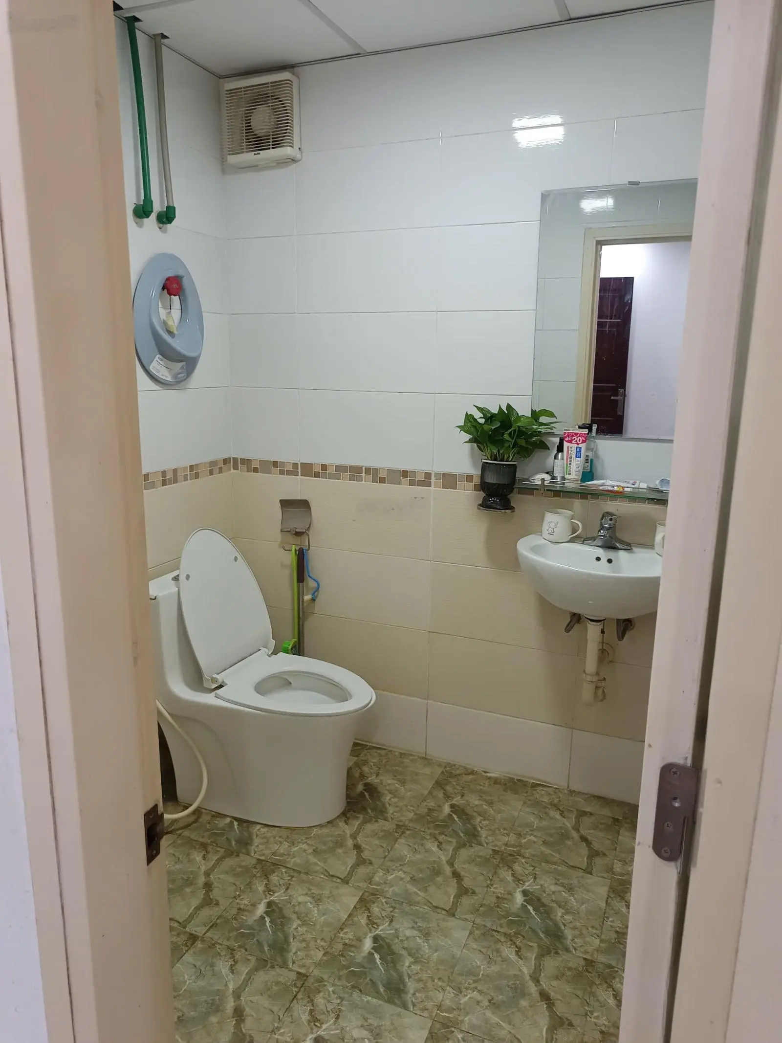 Bán gấp căn hộ 97m2, view đẹp, full nội thất tại chung cư Sông Nhuệ alo ngay 0845 994 ***