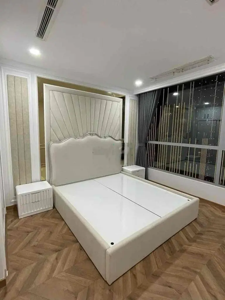 Bán căn hộ Vinhomes Central Park 2PN 80m2 sổ hồng