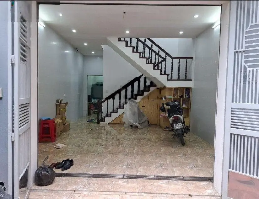 Nhà phố Trần Quốc Hoàn 54/58m2 4 tầng nhà đẹp ô tô đỗ cửa