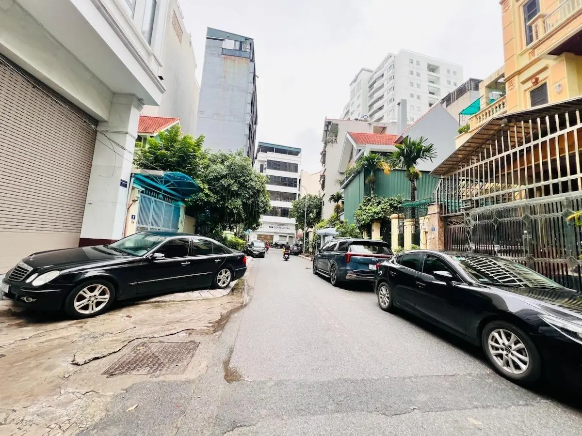 Bán nhà 7 tầng mới ngõ thông oto qua cửa, dt 69m giáp quận ủy tây hồ 25 tỷ