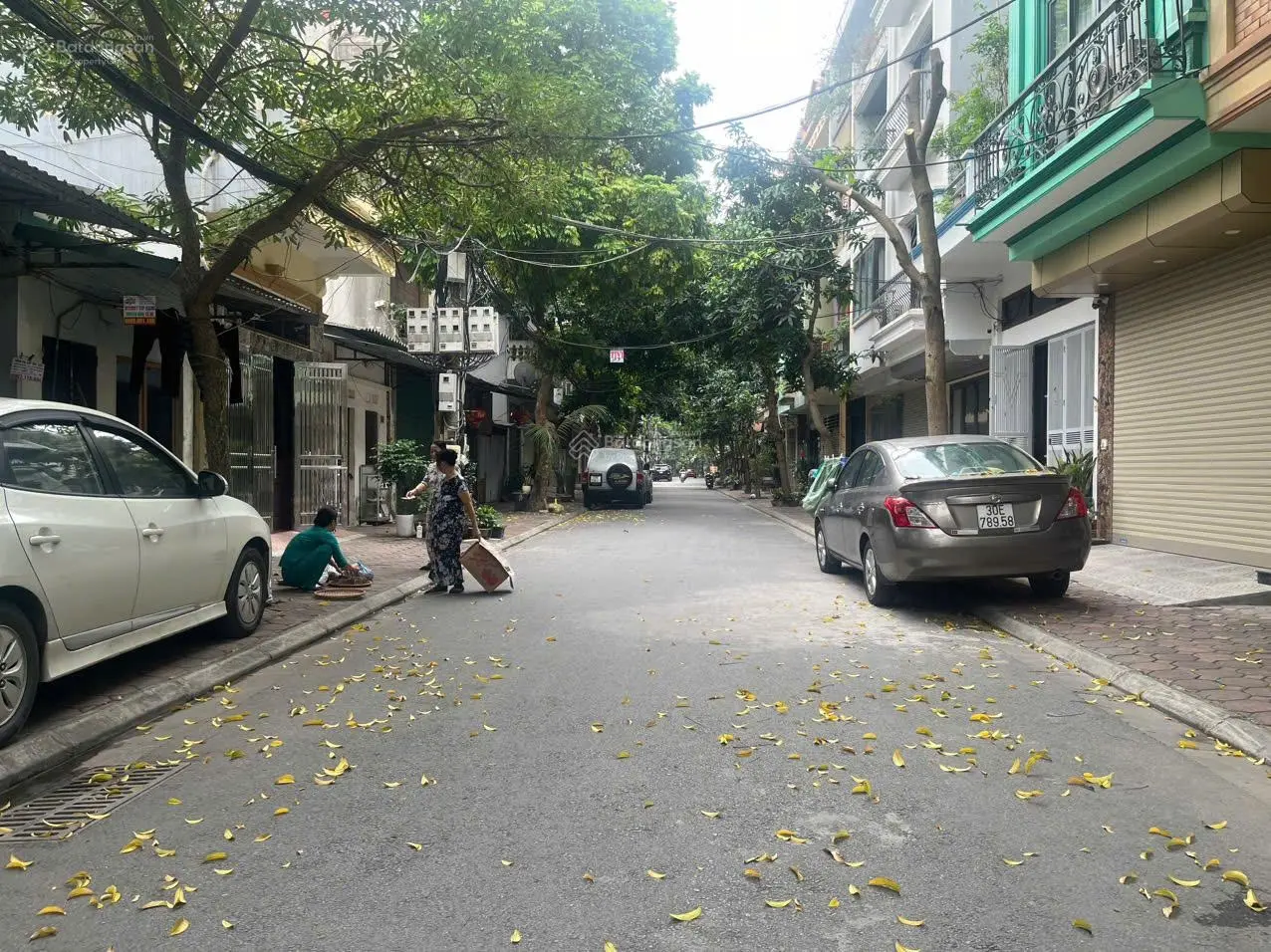 Bán 50m2 đất Phố Trạm, ô tô vào nhà 7,2 tỷ