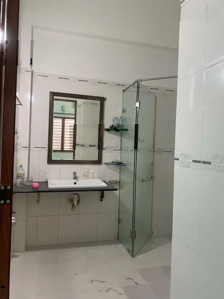 Ngay trung tâm Quận 7 - kết cấu 3 tầng - ô tô đổ cửa - hẻm 30 Lâm Văn Bền