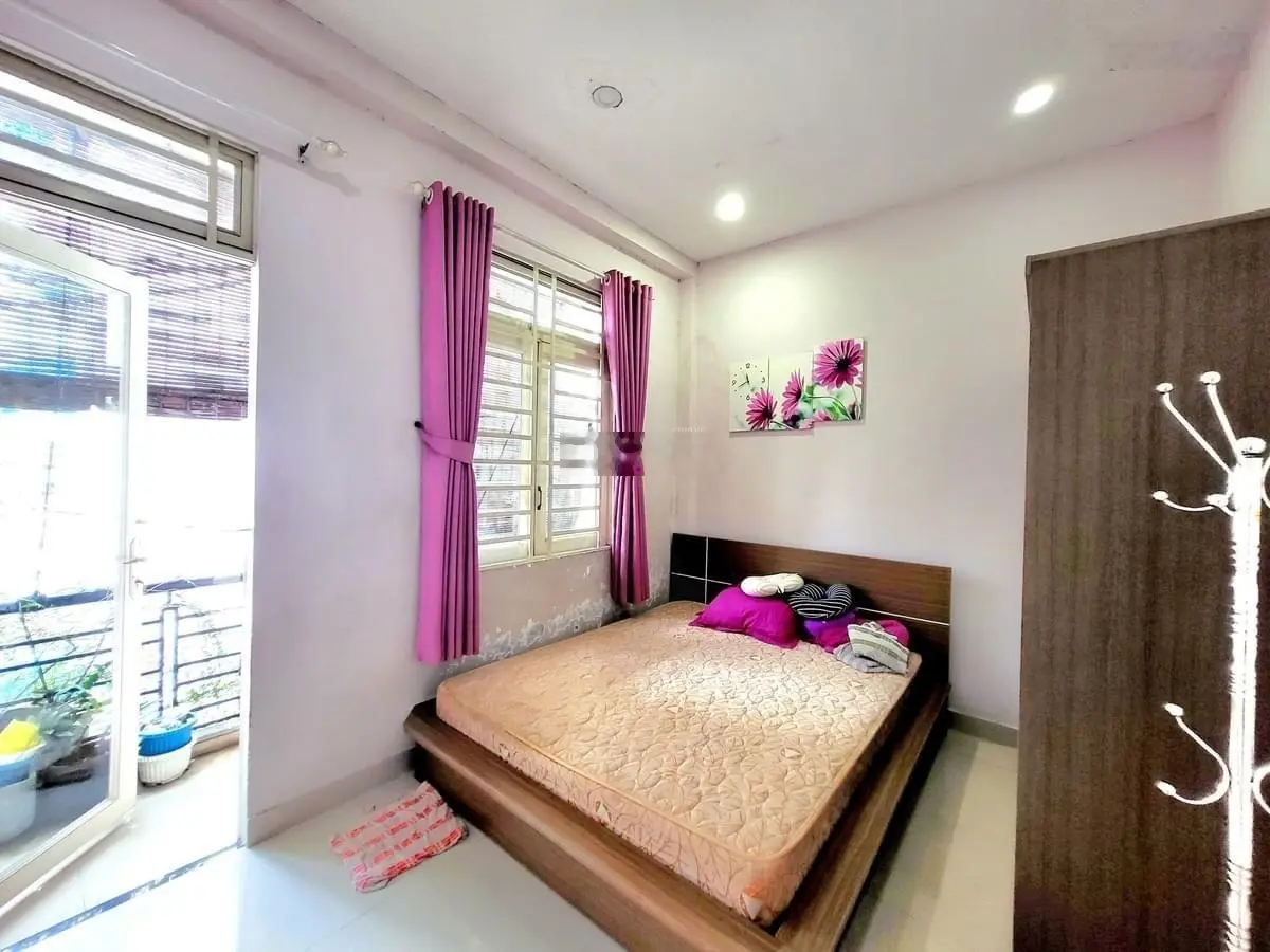 Bán nhà Thiên Phước, sát vách Q10, (4.2x10) nở hậu 4.6m, 2 tầng mới, 1 căn ra hẻm ôtô, Chỉ 5tỷ25 TL