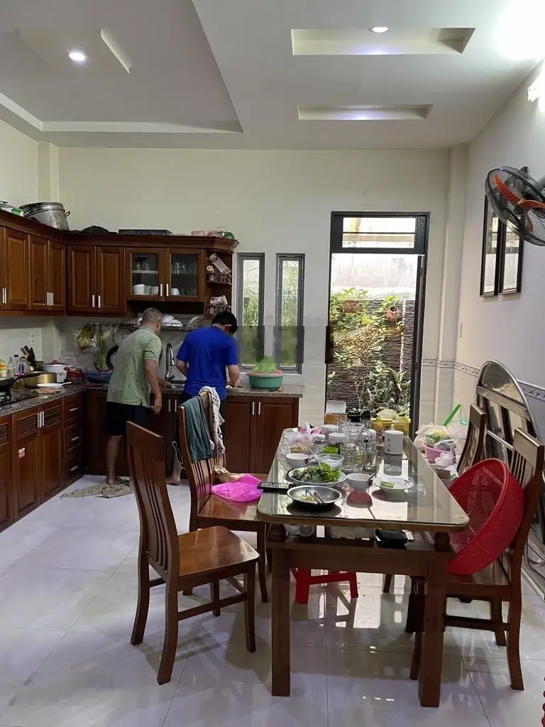 Nhà Hiếm Khó Tìm -Gần Trường Tân Trụ- Phường 15-Tân Bình- DT 85M- 3 Tầng Chắc Chắn-Xe Hơi Trong Nhà