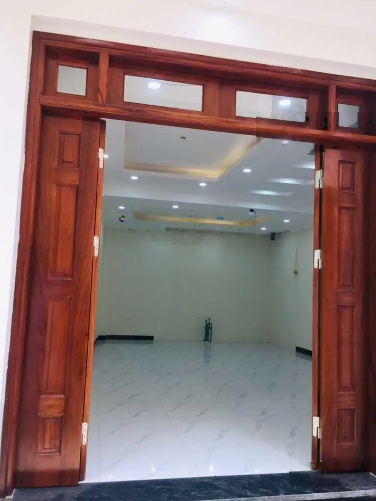 Nhà 5 tầng 30,2m2 ngõ nông, thẳng, cạnh đất DV 25.2ha nhỉnh 4 tỷ nhỏ