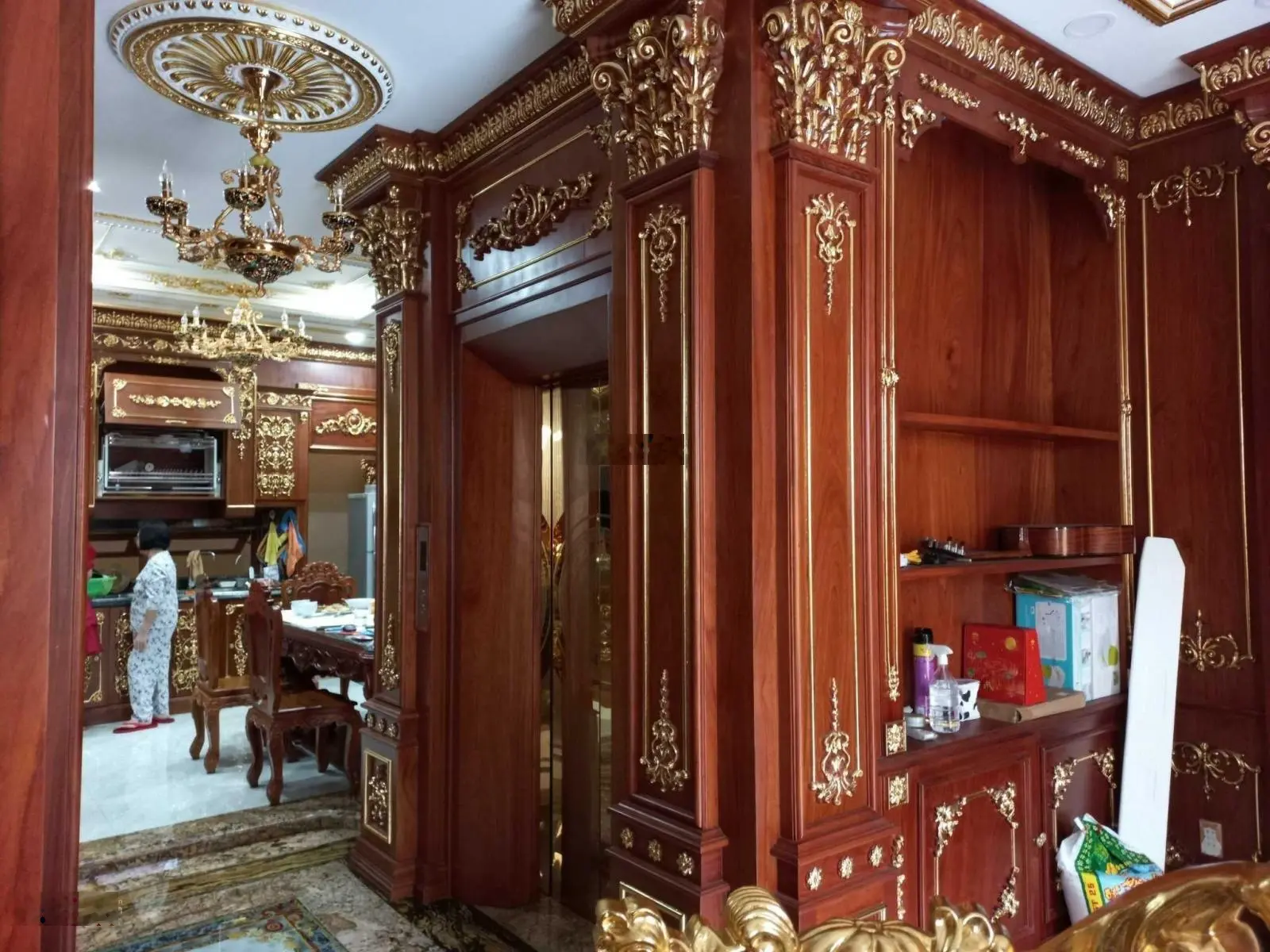 Biệt Thự LK chợ Tân Bình Hầm 4 tầng Thang Máy 10x30m toàn bộ nội thất gỗ Qúy 54 về 42tỷ