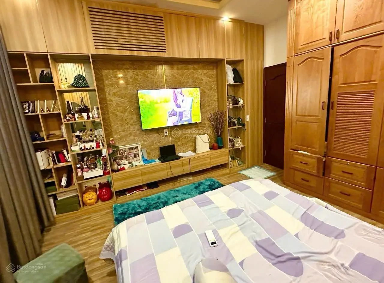Nhà 1 trệt 2 lầu kcd Toa xe lửa dĩ an