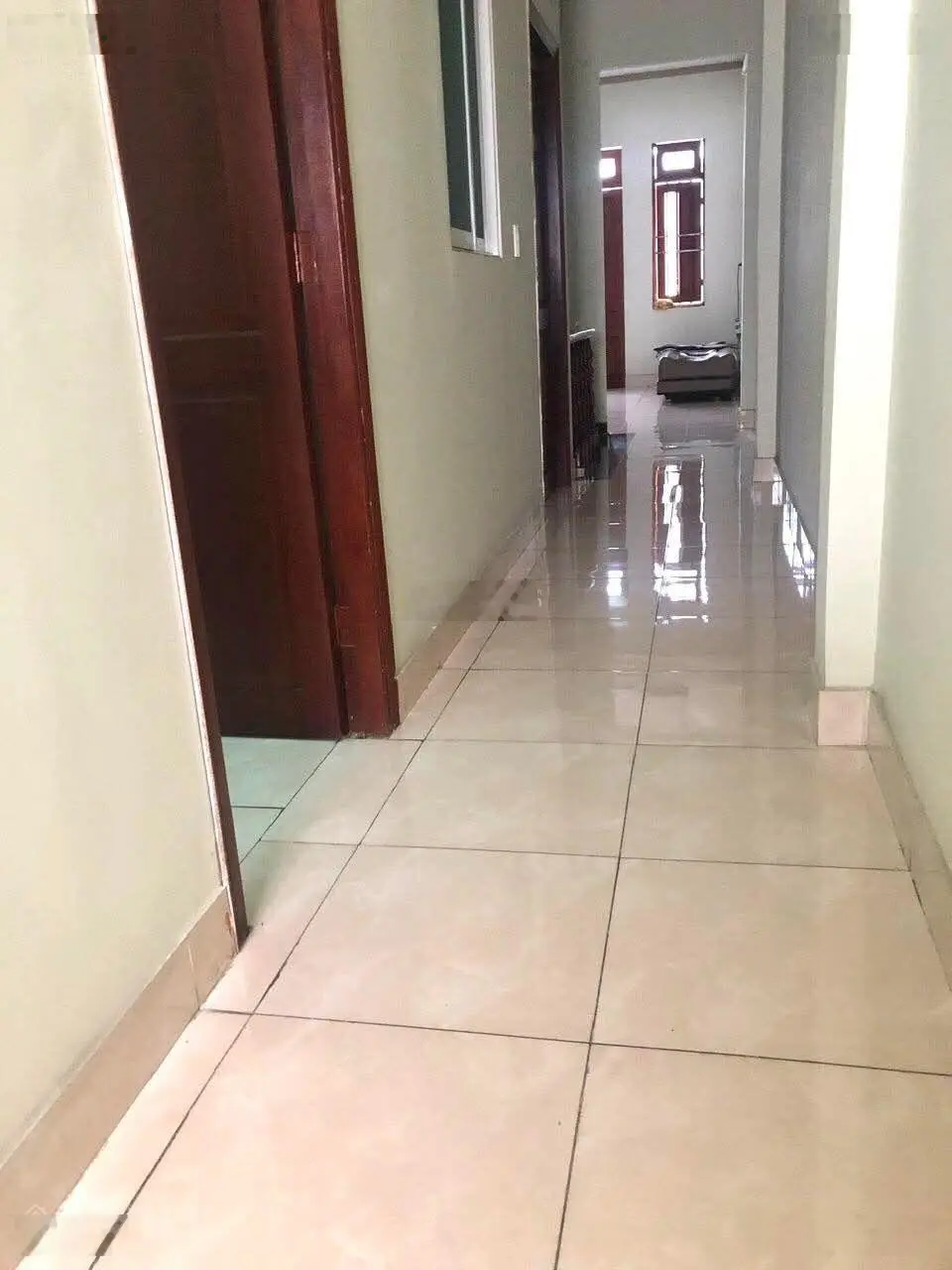 Nhà lầu đường xe hơi gần đường 2 bà trưng giá 4 tỷ tl