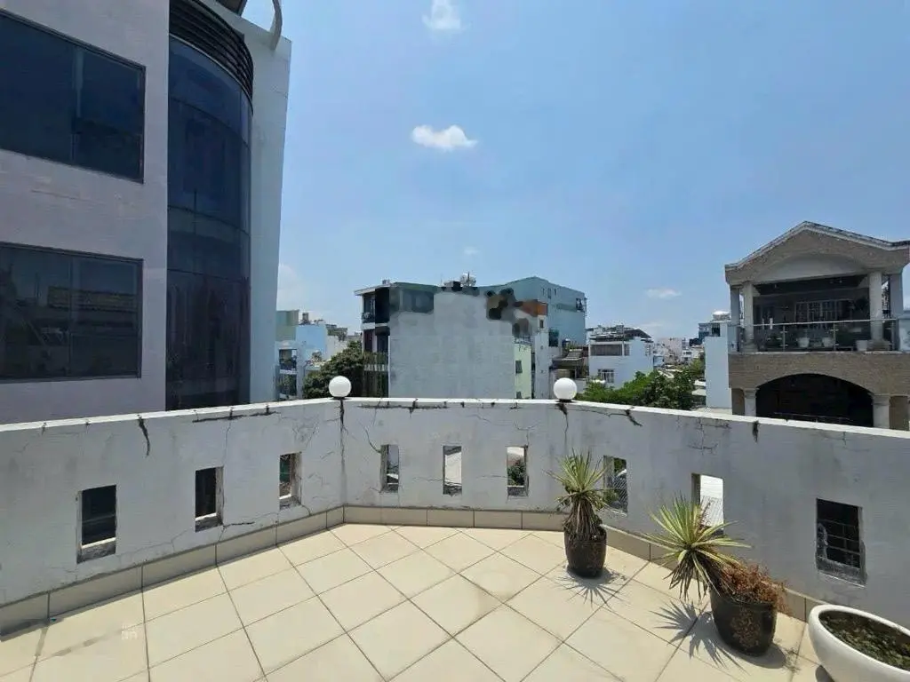 Nhà đẹp ở ngay, căn góc 2 mặt tiền đường số Tân Quy, 70m2, SHR, HCĐ, chỉ 10.2 tỷ.