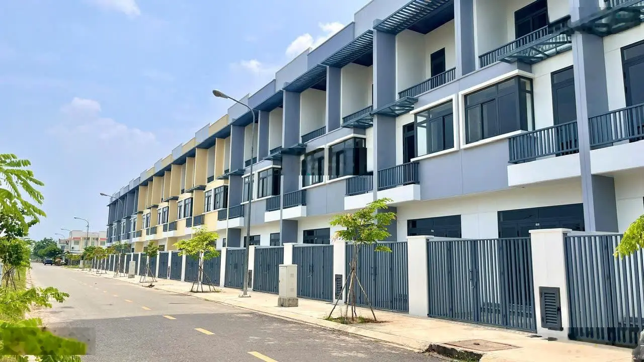 Chỉ hơn 1 tỷ sở hữu ngay 1 căn nhà 1 trệt 1 lầu ngay kcn phước đông tây ninh