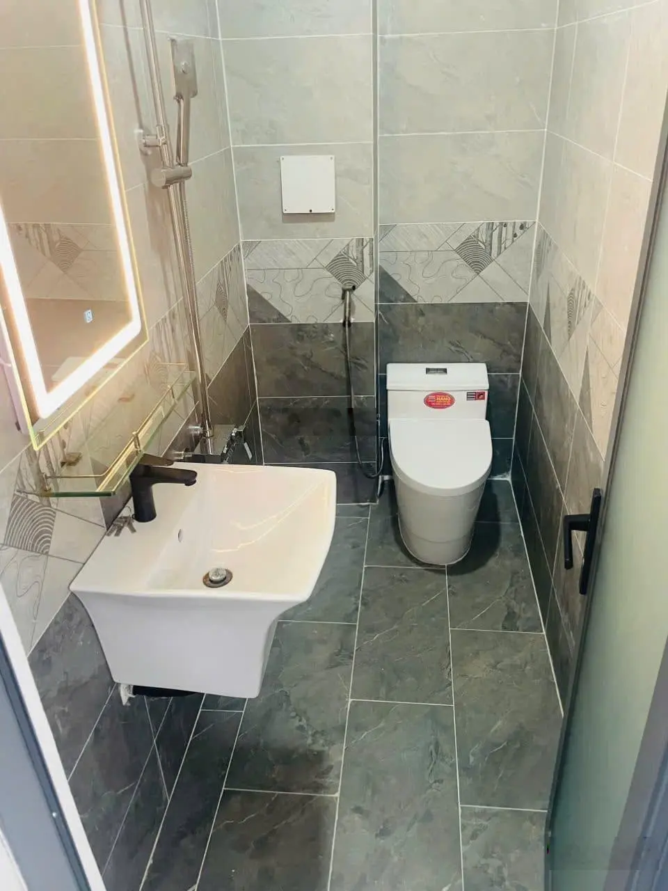 NGỘP QUÁ RA GẤP - Nhà Lê Thị Bạch Cát, Q.11 - 42m2 2PN, Giá 3 tỷ 290. Alo em xem sổ 039 3089627