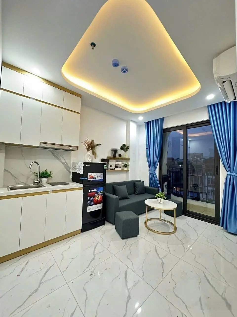Nhà mặt phố Trung Văn, Quận Nam Từ Liêm - 63m2 x 7T, MT 5m, giá 26,8 tỷ, vỉa hè rộng, KD tốt