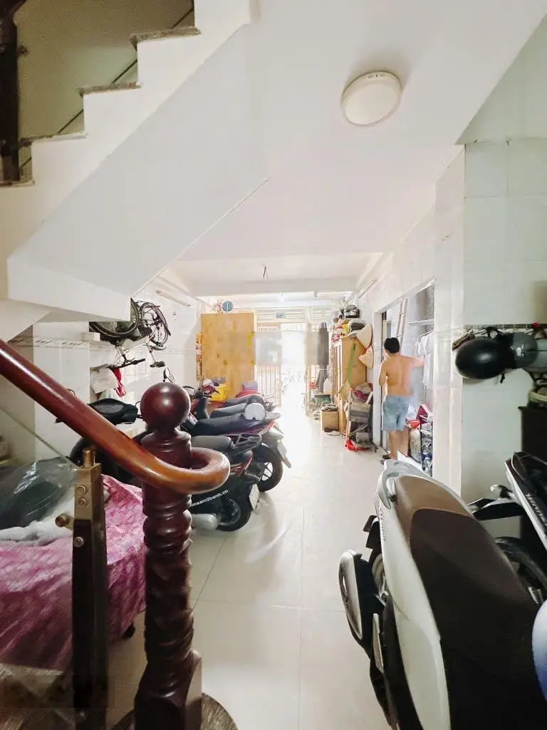 Bán nhà Quận 4, Tôn Thất Thuyết HXH quay đầu ,DT:4x15 nở hậu 5m,5 tầng.Giá:12,5 Tỷ.LH:0937577198