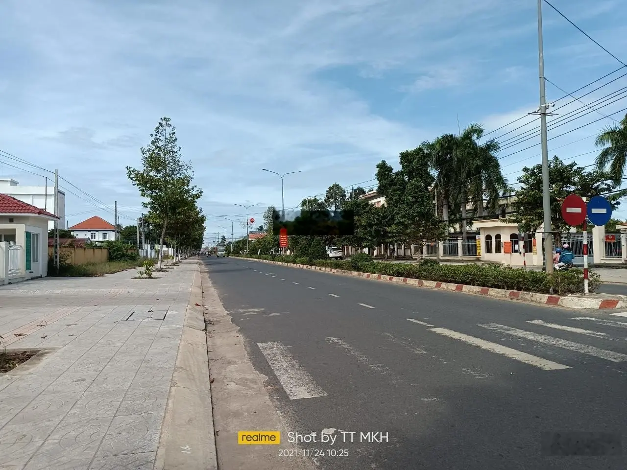 Kẹt tiền bán gấp 3 lô đất 320m2, ngang 15m, đường 8m, bên hong quy hoạch đường 18m
