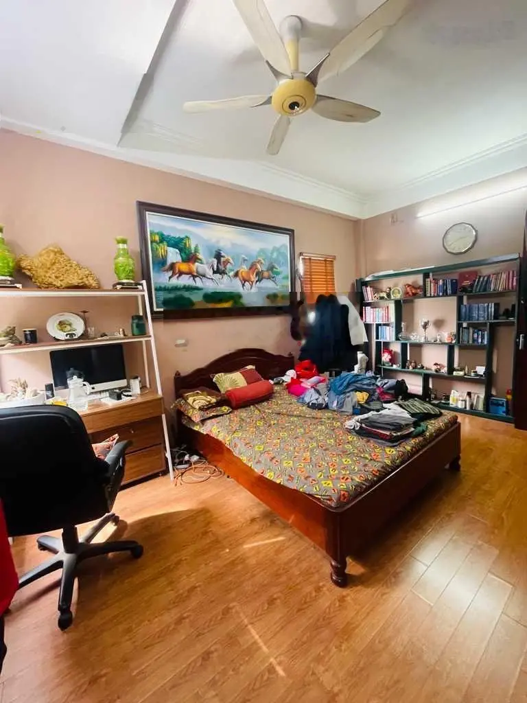 Siêu phẩm Văn Quán kinh doanh sầm uất ngay hồ Văn Quán 50m2 5T chỉ 9,8 tỷ. LH Thổ Công 0931 706 ***